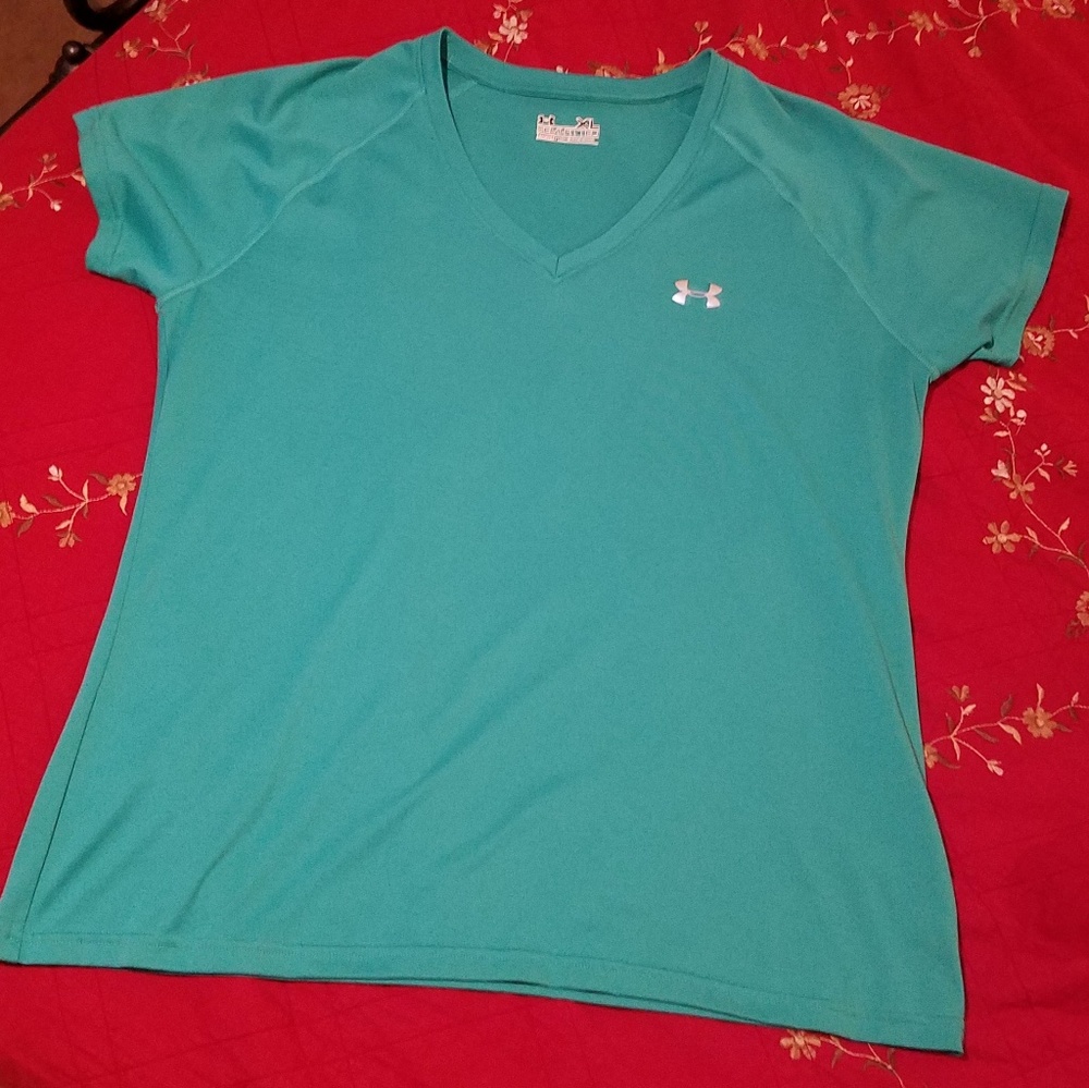 Women's UA tee